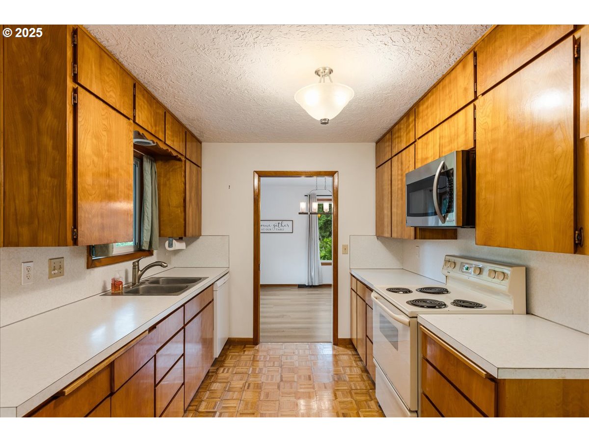 50519 Southwest Scoggins Valley Road Gaston, OR 97119 - Photo 19 of 45 Gallery Image 19