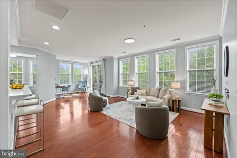 $599,900 | 400 Cameron Station Boulevard, Unit 202, Alexandria, VA 22304