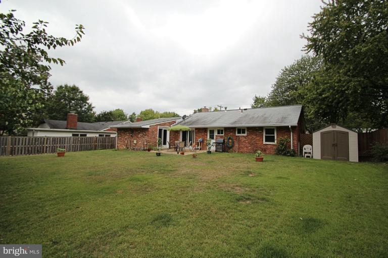4009 Braddock Road Alexandria, VA 22312 - Photo 18 of 22 Exterior (Rear)