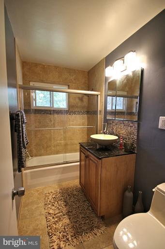 4009 Braddock Road Alexandria, VA 22312 - Photo 19 of 22 Bath