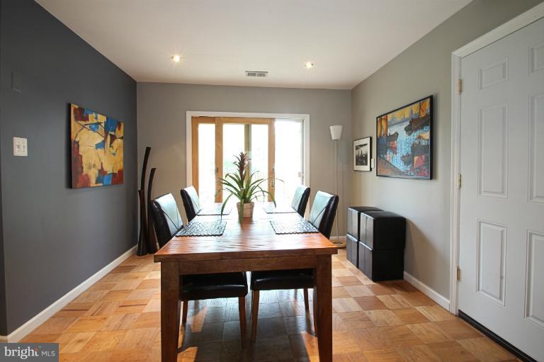 4009 Braddock Road Alexandria, VA 22312 - Photo 21 of 22 Dining Room