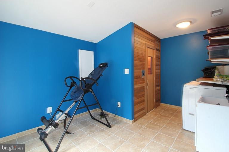 4009 Braddock Road Alexandria, VA 22312 - Photo 6 of 22 Interior (General)