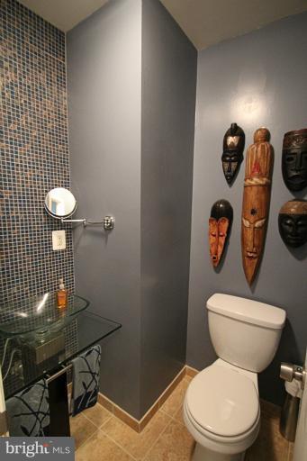 4009 Braddock Road Alexandria, VA 22312 - Photo 9 of 22 Bath