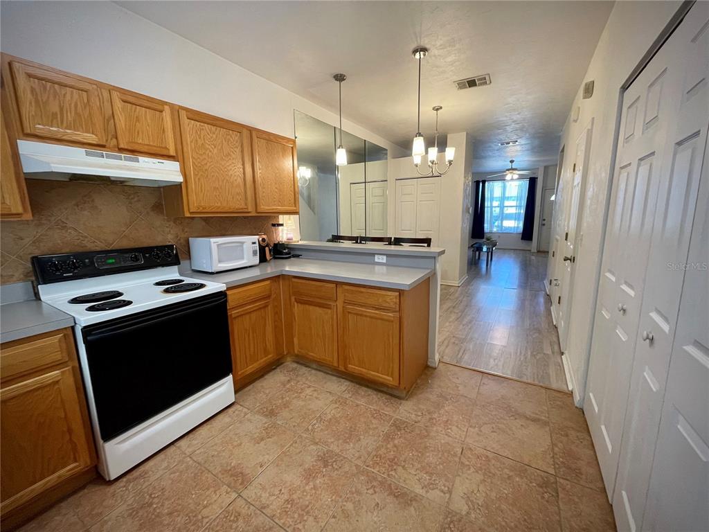 3970 Southwest 20th Avenue, Unit 906 Gainesville, FL 32607 - Photo 4 of 21 Gallery Image 4