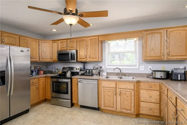 $375,000 | 3114 Heritage Heights Way, Jeffersonville, IN 47130