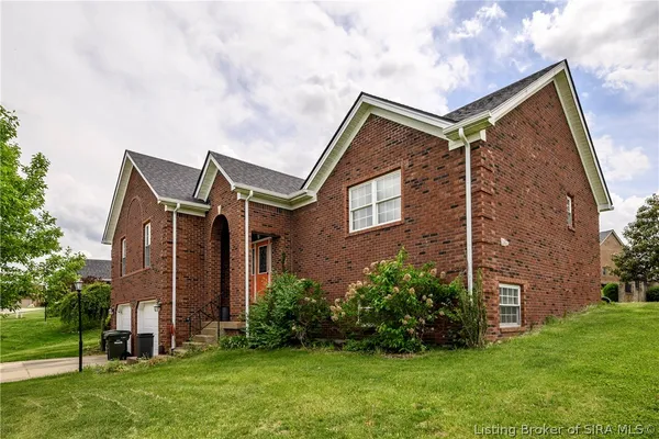 $375,000 | 3114 Heritage Heights Way, Jeffersonville, IN 47130