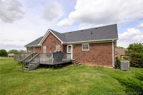 $375,000 | 3114 Heritage Heights Way, Jeffersonville, IN 47130