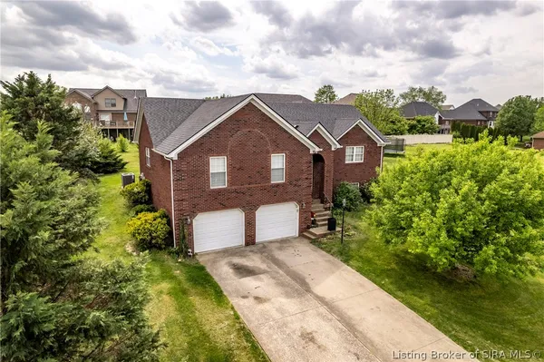 $375,000 | 3114 Heritage Heights Way, Jeffersonville, IN 47130