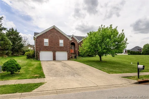 $375,000 | 3114 Heritage Heights Way, Jeffersonville, IN 47130
