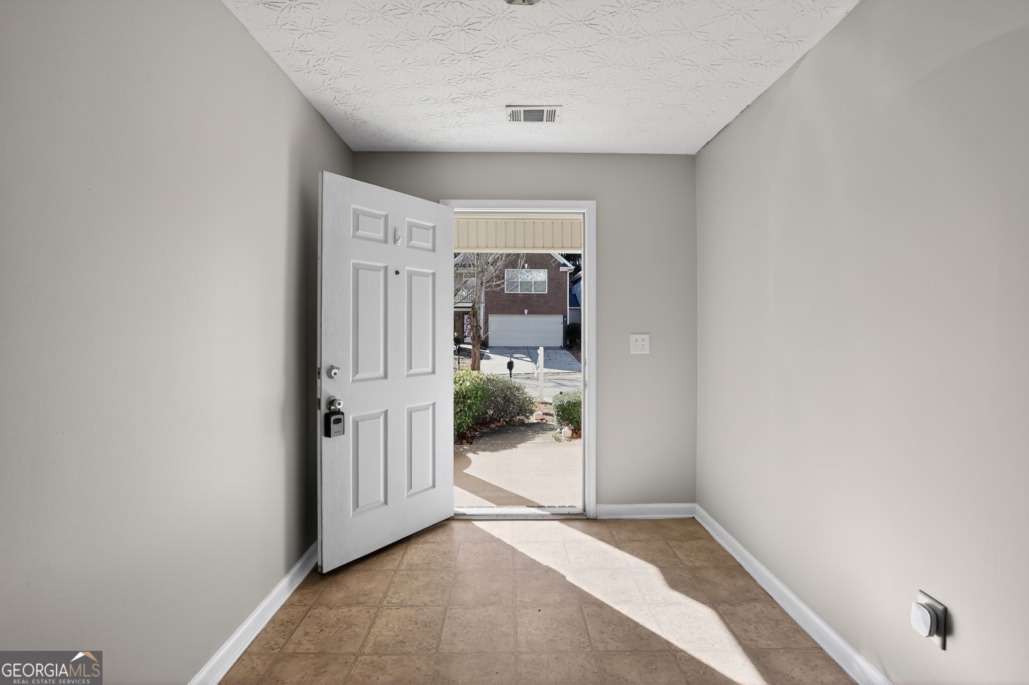 6256 Lake Valley Point Lithonia, GA 30058 - Photo 3 of 33 a view of a hallway