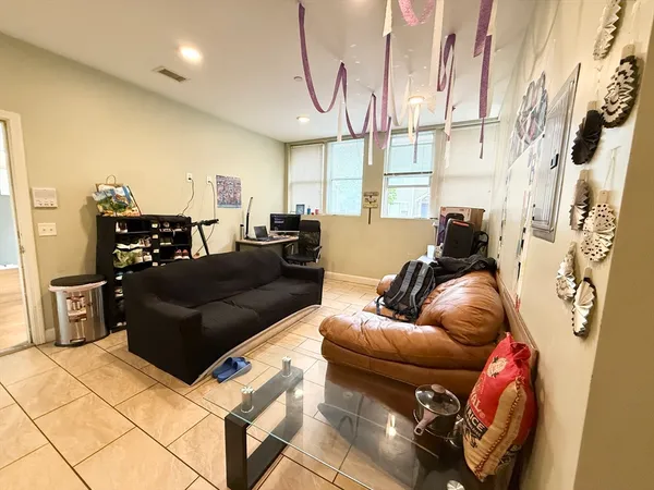 $3,600 | 299 Dudley Street, Unit 2, Boston, MA 02119