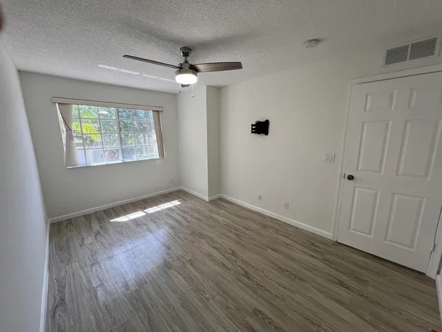 $2,400 | 1190 Imperial Lake Road, West Palm Beach, FL 33413