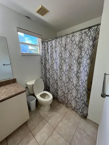 $2,400 | 1190 Imperial Lake Road, West Palm Beach, FL 33413