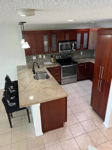 $2,400 | 1190 Imperial Lake Road, West Palm Beach, FL 33413