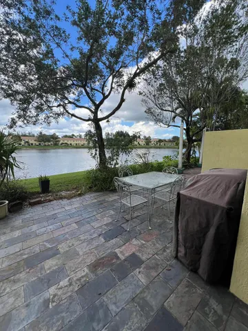 $2,400 | 1190 Imperial Lake Road, West Palm Beach, FL 33413