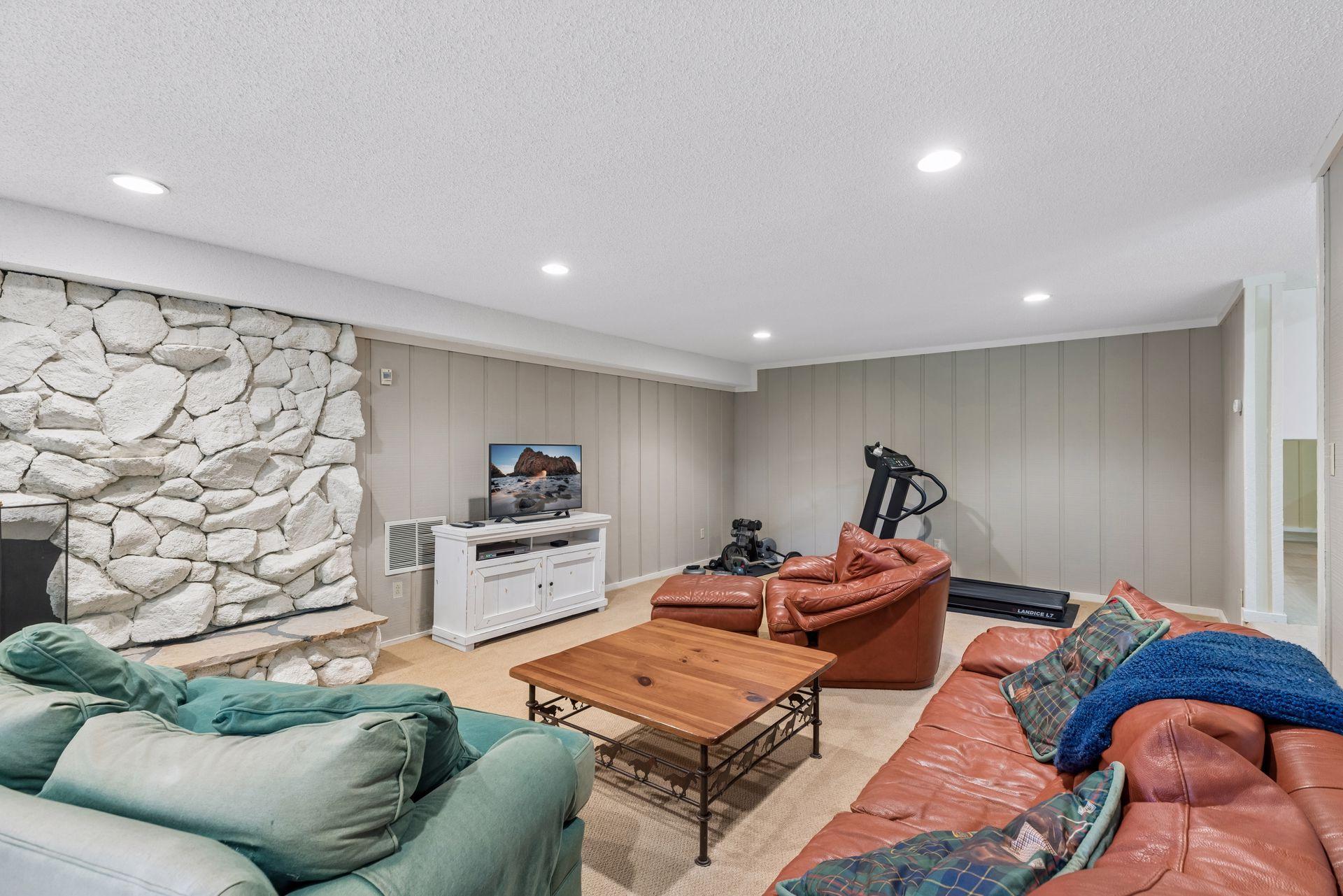 1355 Medora Road Mendota Heights, MN 55118 - Photo 38 of 57 Gallery Image 38
