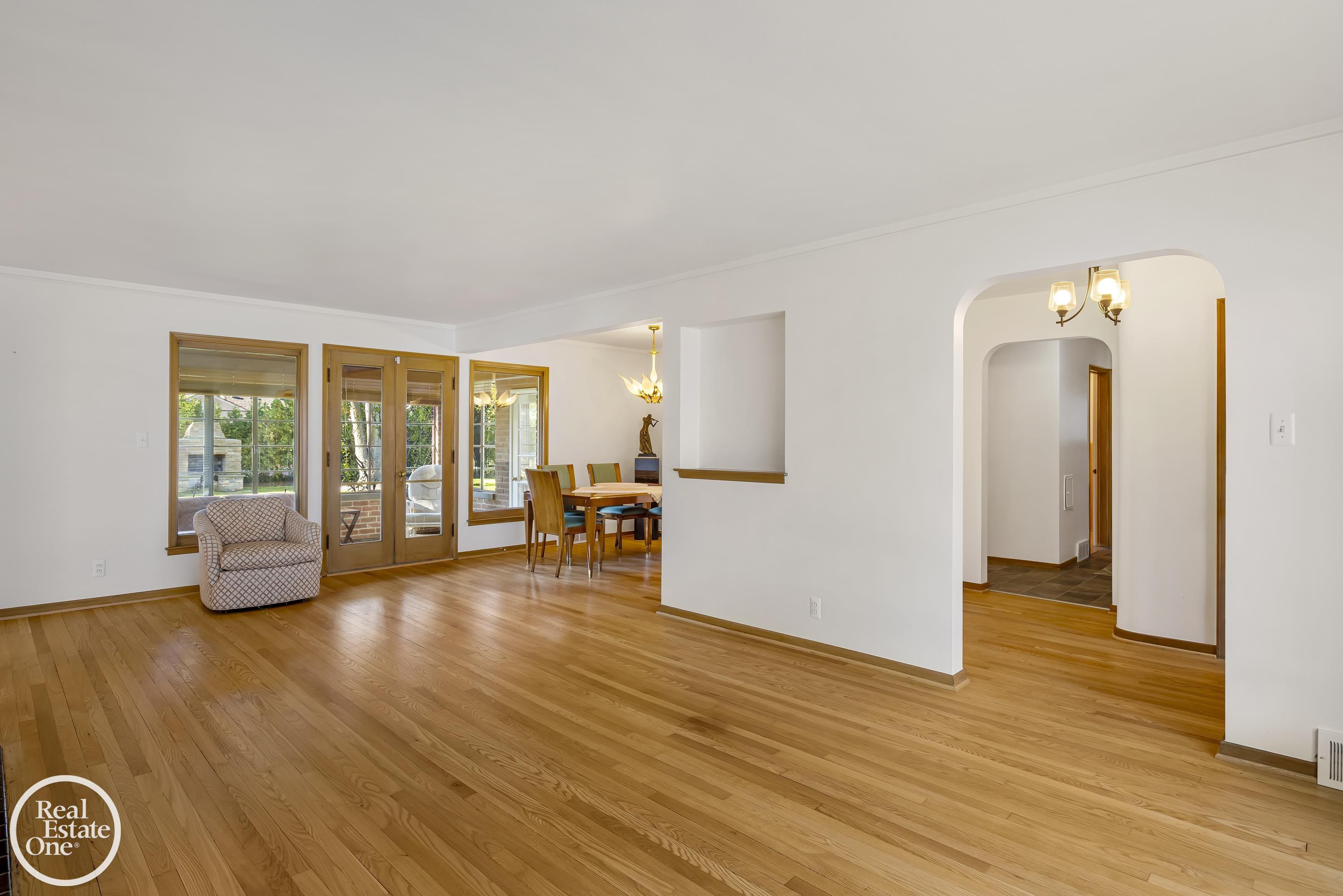 1487 North Renaud Road Grosse Pointe Woods, MI 48236 - Photo 4 of 42