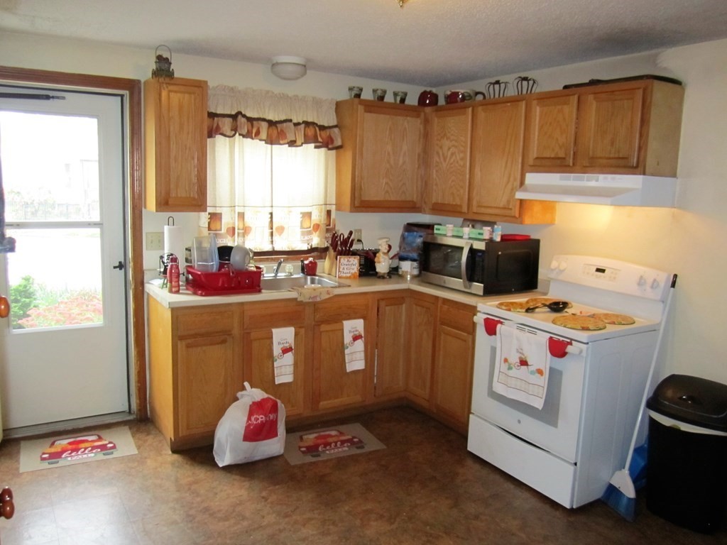 26-30 White Street Springfield, MA 01108 - Photo 10 of 22 Gallery Image 10