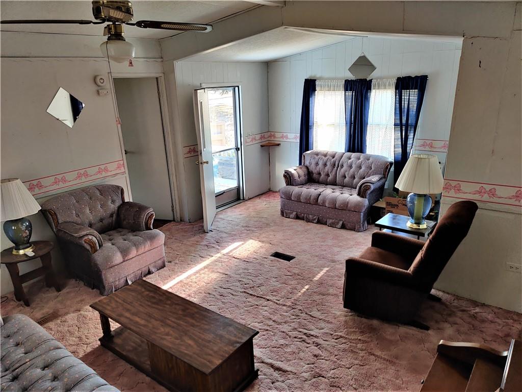1337 Historical Road Strongstown, PA 15957 - Photo 4 of 17