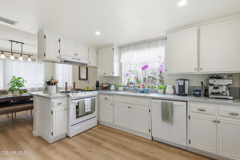 2746 Lemon Drive Simi Valley, CA 93063 - Photo 8 of 20