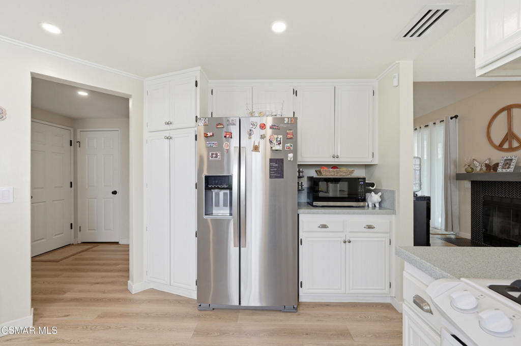 2746 Lemon Drive Simi Valley, CA 93063 - Photo 9 of 20