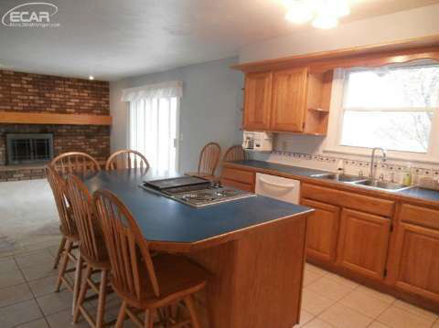 2201 West Grand River Road Owosso, MI 48867 - Photo 5 of 25 20423859-4.JPG