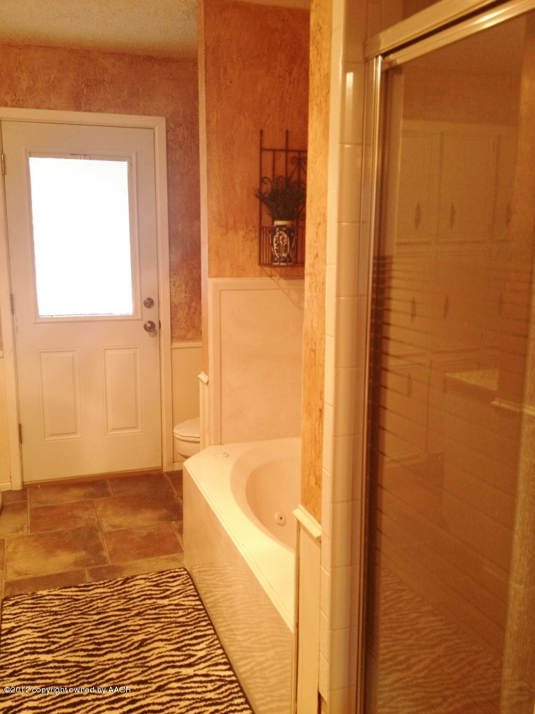 3511 Rutson Drive Amarillo, TX 79109 - Photo 19 of 22 Master Bath