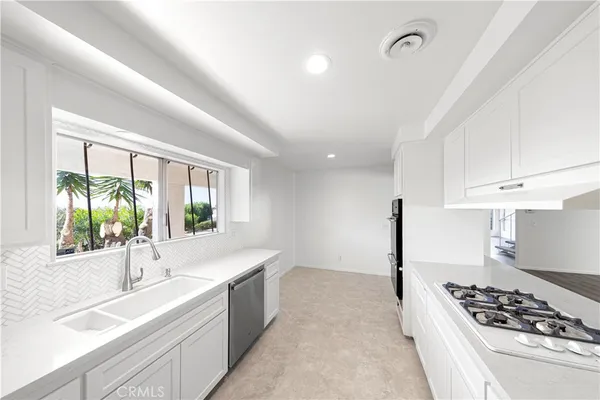 $6,250 | 308 East Avenida Cordoba, San Clemente, CA 92672