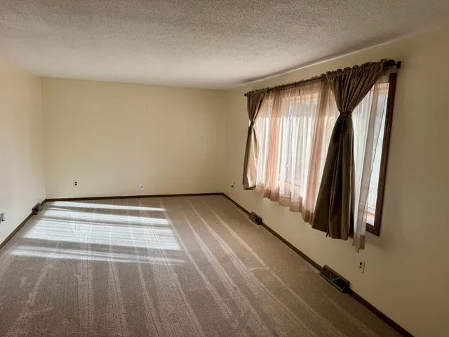 $124,900 | 291 East 1st Street, Morton, MN 56270