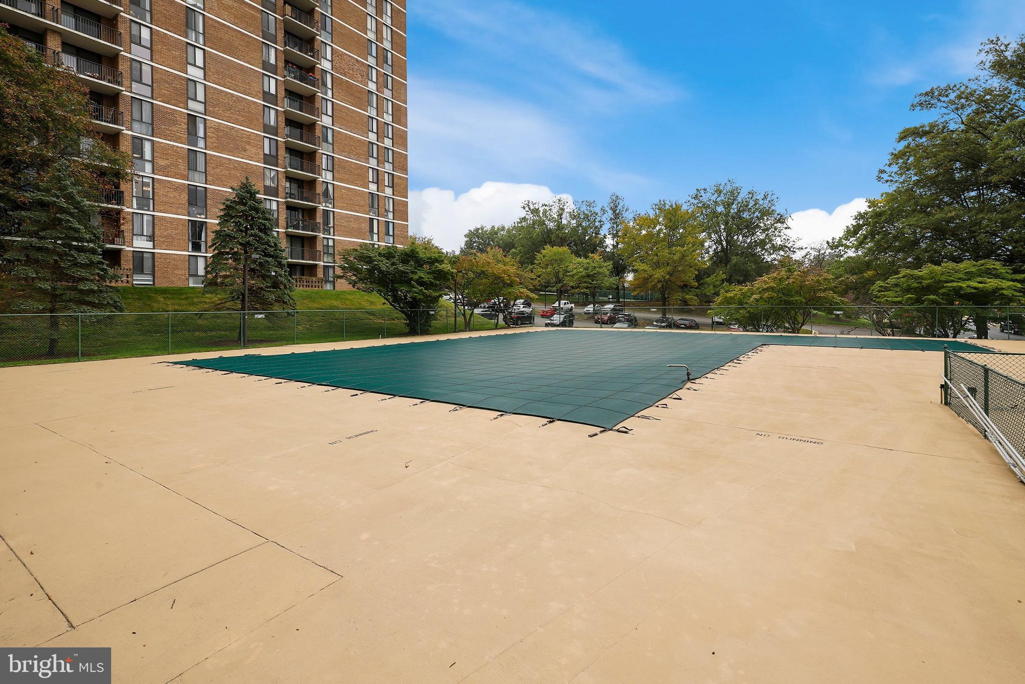 2300 Pimmit Drive, Unit 807 Falls Church, VA 22043 - Photo 28 of 33 a view of outdoor space and yard