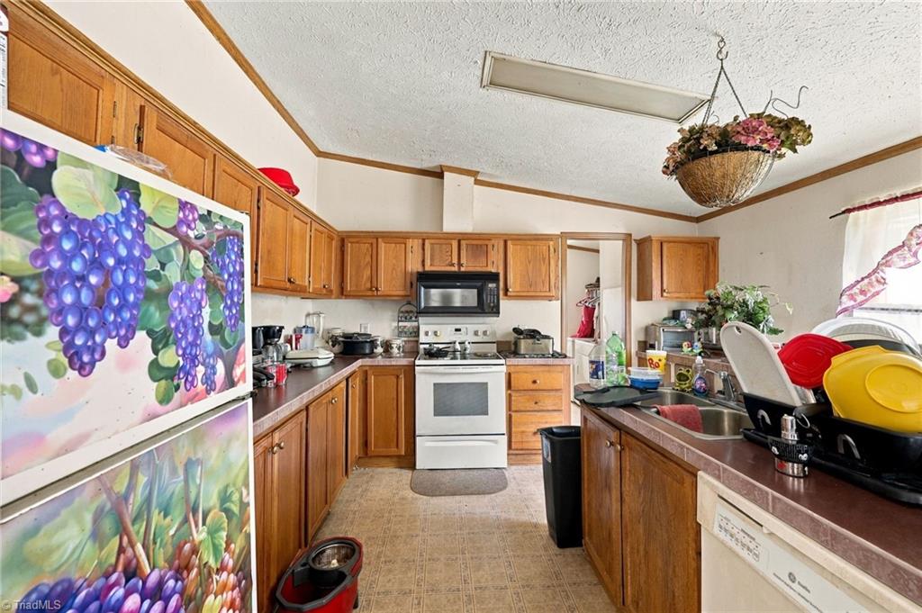 415 Talley Road Reidsville, NC 27320 - Photo 4 of 31 Kitchen.