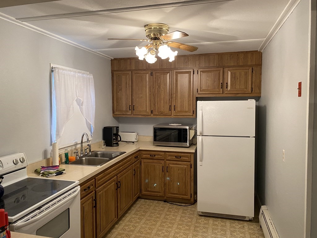 469 Westfield Road Holyoke, MA 01040 - Photo 7 of 15 Gallery Image 7