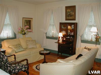 4030 Jacksonville Road Bethlehem, PA 18017 - Photo 3 of 37 Living Room