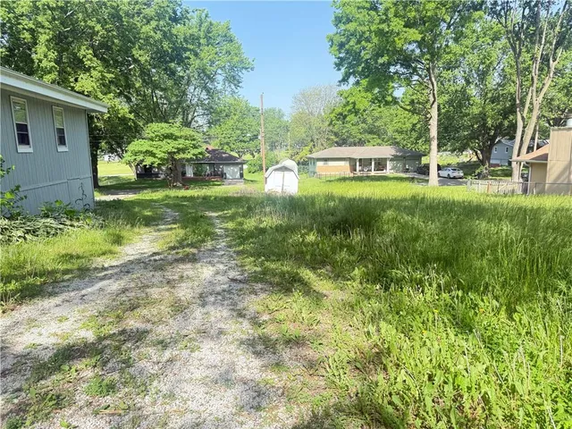 $175,000 | 505 Southwest 18 Street, Blue Springs, MO 64015