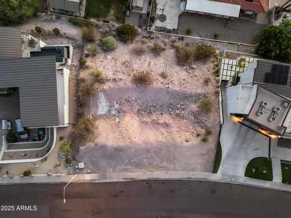 $875,000 | 7040 North 23rd Place, Unit 104, Phoenix, AZ 85020