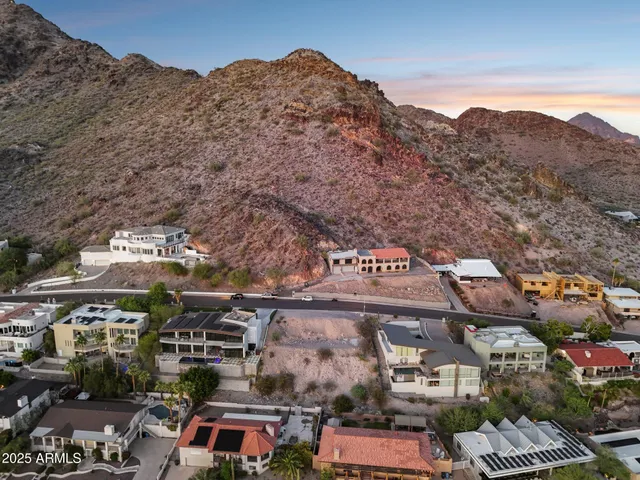 $895,000 | 7040 North 23rd Place, Unit 104, Phoenix, AZ 85020