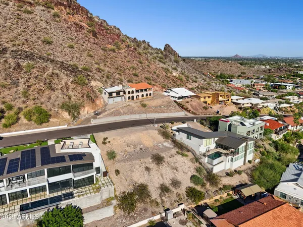 $875,000 | 7040 North 23rd Place, Unit 104, Phoenix, AZ 85020