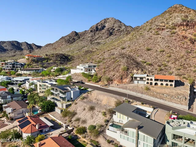 $895,000 | 7040 North 23rd Place, Unit 104, Phoenix, AZ 85020