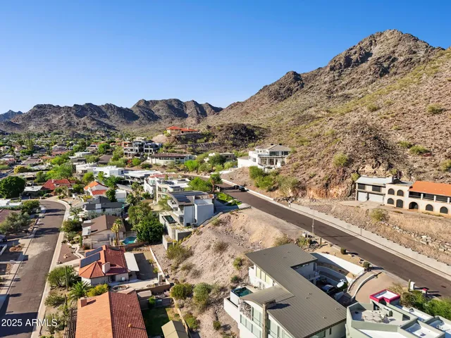 $895,000 | 7040 North 23rd Place, Unit 104, Phoenix, AZ 85020