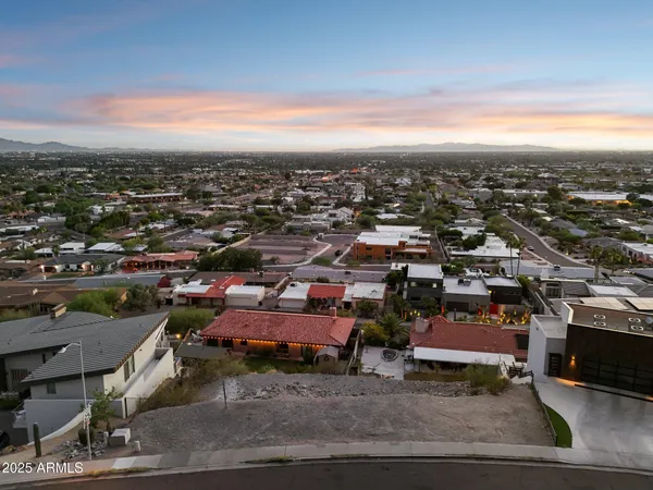 $875,000 | 7040 North 23rd Place, Unit 104, Phoenix, AZ 85020