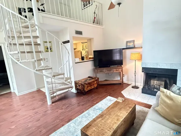 $200,000 | 221 Carriage Crossing Lane, Unit 221, Middletown, CT 06457
