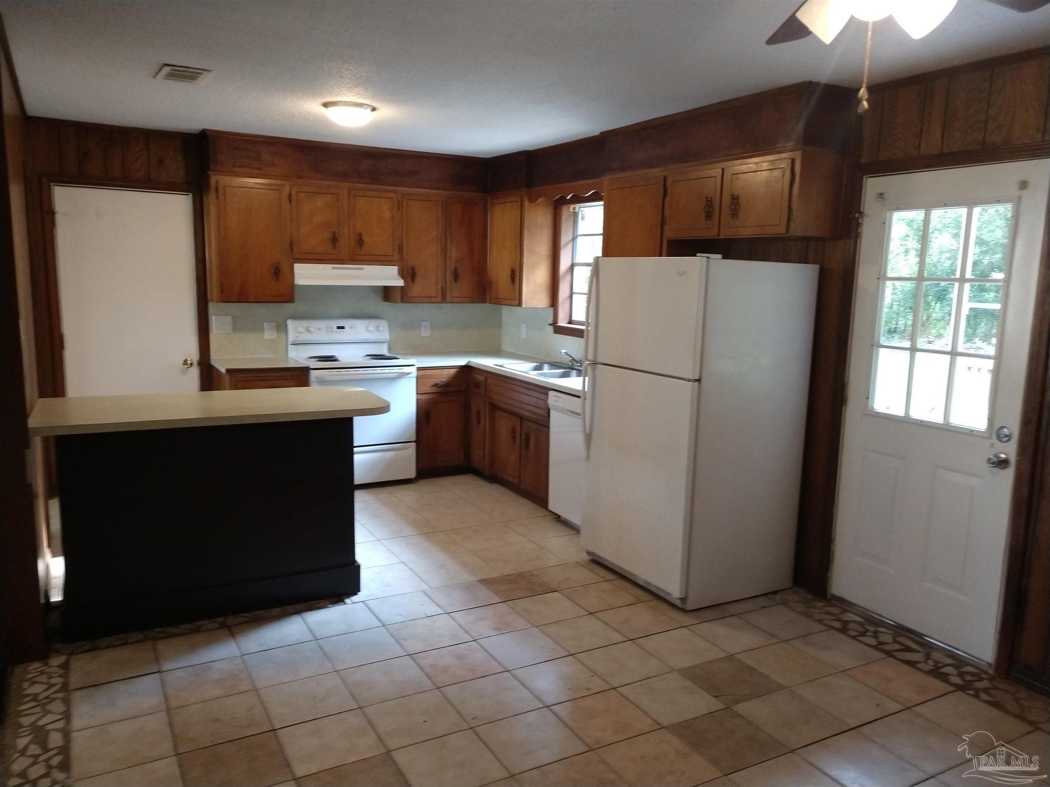 2509 Ryale Road Cantonment, FL 32533 - Photo 5 of 21 Gallery Image 5