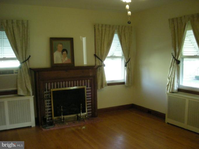 7710 Philadelphia Road Baltimore, MD 21237 - Photo 20 of 23 Family Room
