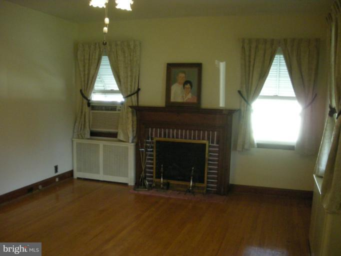 7710 Philadelphia Road Baltimore, MD 21237 - Photo 3 of 23 Family Room