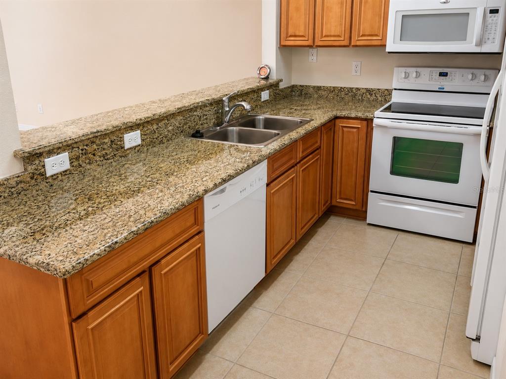 518 Northwest 39th Road Gainesville, FL 32607 - Photo 3 of 15