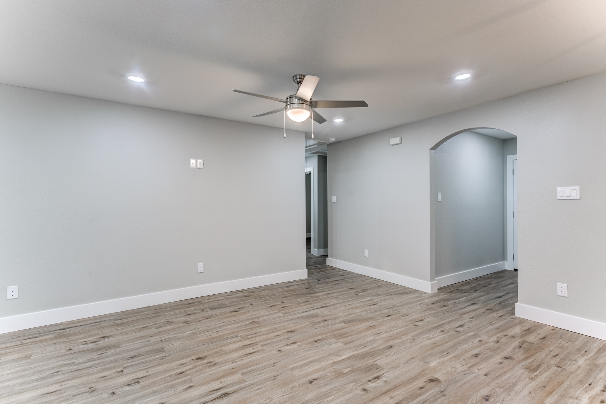 5535 Elm Spring Drive Houston, TX 77048 - Photo 9 of 39