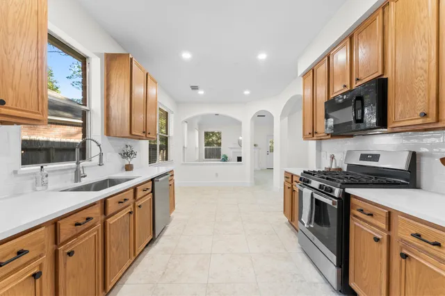 $425,000 | 135 Hollylaurel Drive, The Woodlands, TX 77382