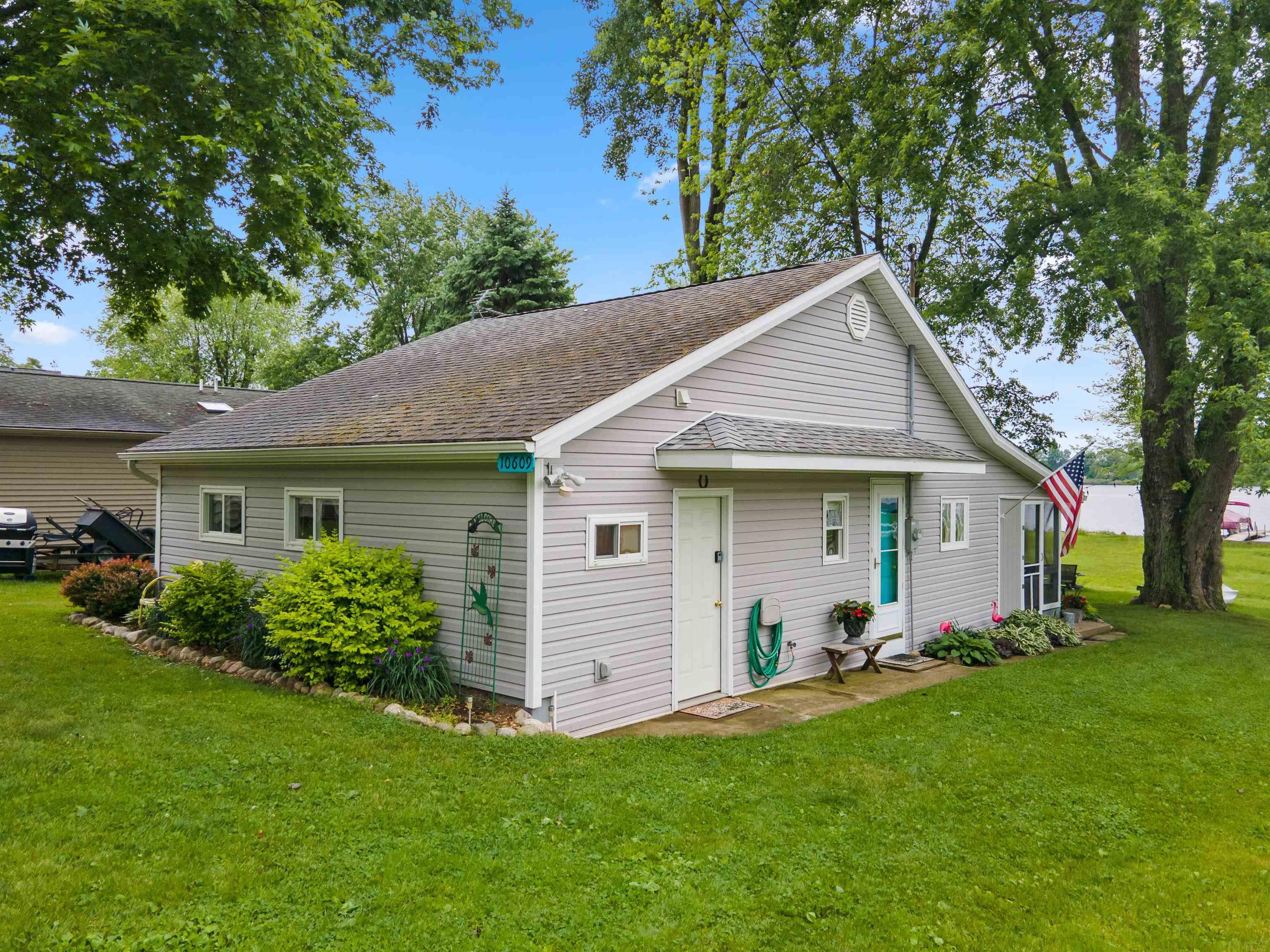 10609 North Oak Knoll Road Rome City, IN 46784 - Photo 5 of 35