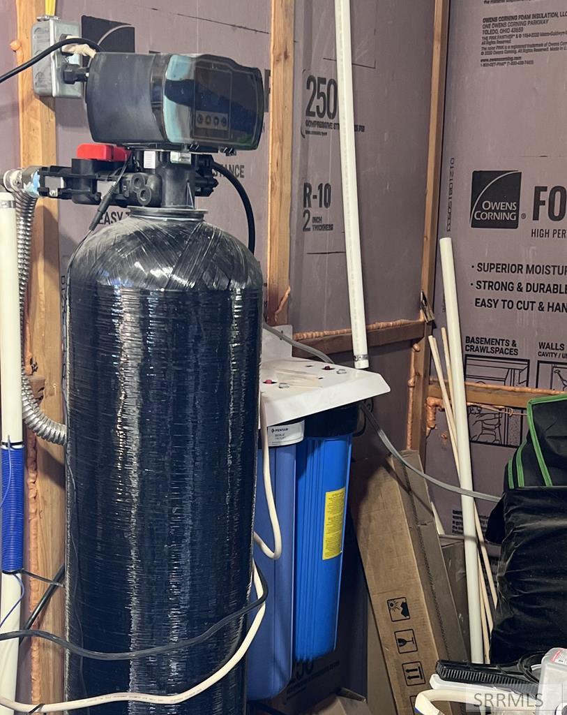 22 Sutton Lane Leadore, ID 83464 - Photo 23 of 40 water softener system with a 3-stage filtration sy