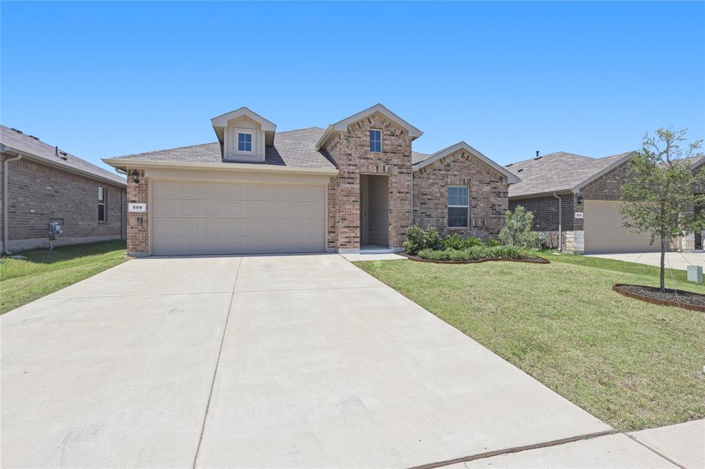 509 Derby Lane Springtown, TX 76082 - Photo 2 of 33